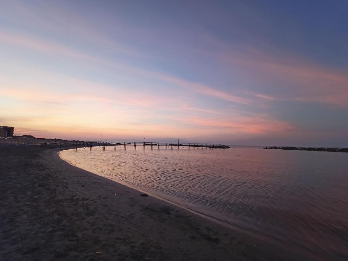 Hotel Ascot Riccione Dış mekan fotoğraf