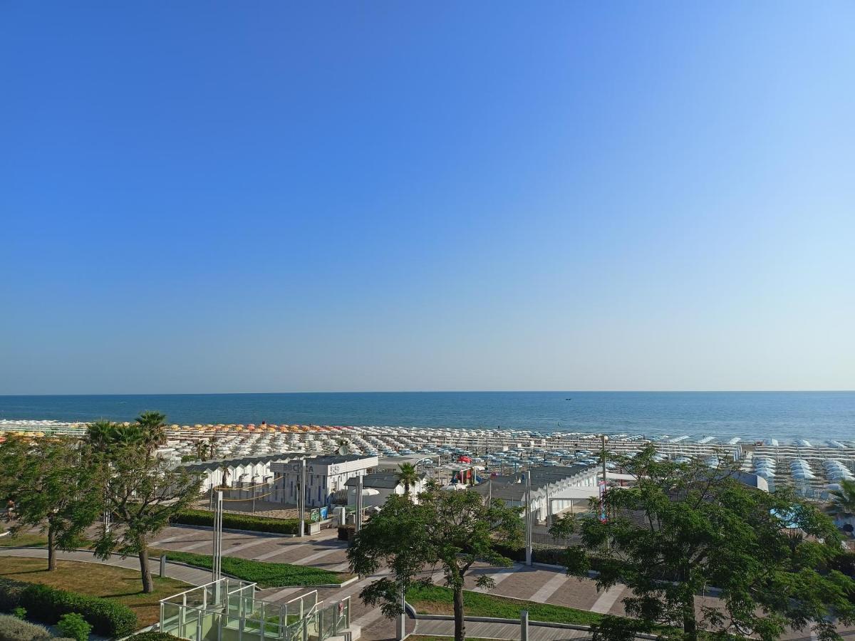 Hotel Ascot Riccione Dış mekan fotoğraf