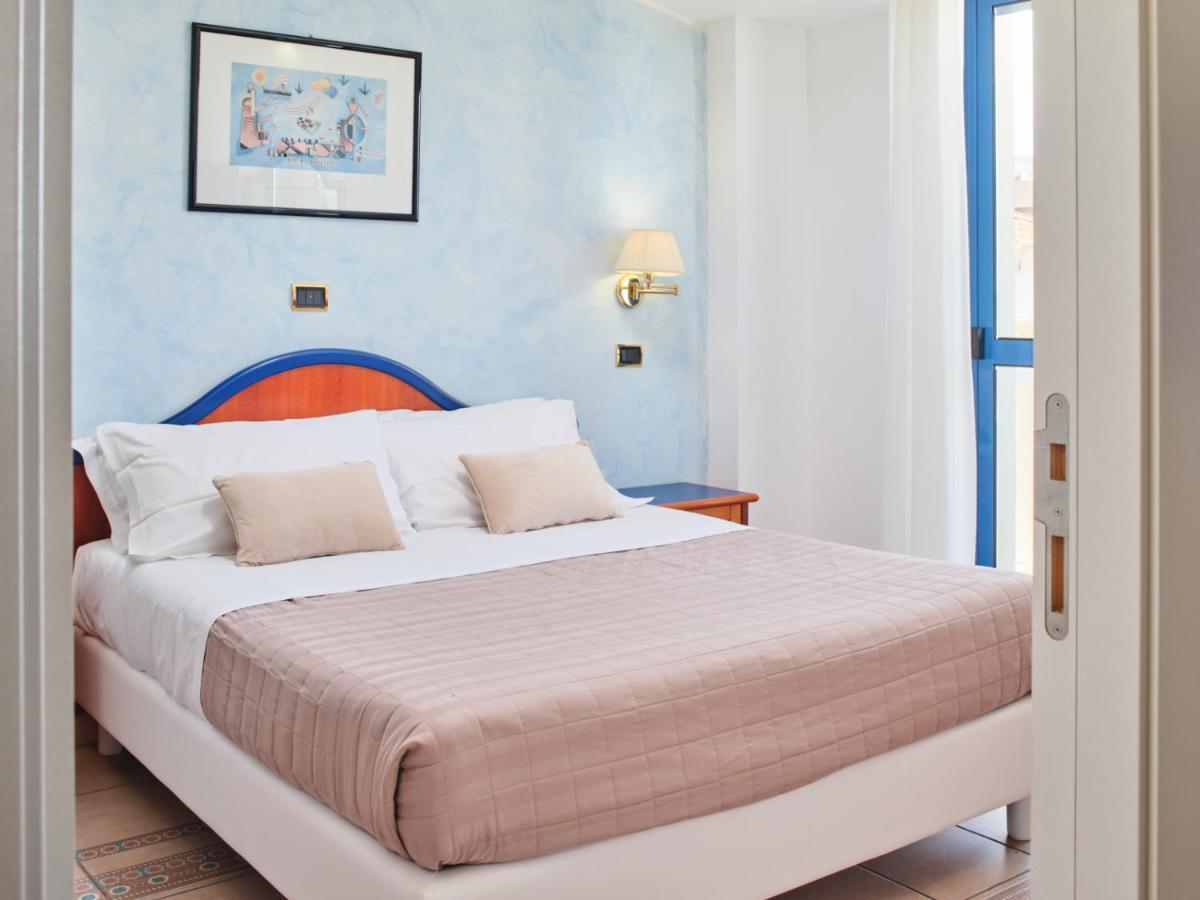 Hotel Ascot Riccione Dış mekan fotoğraf