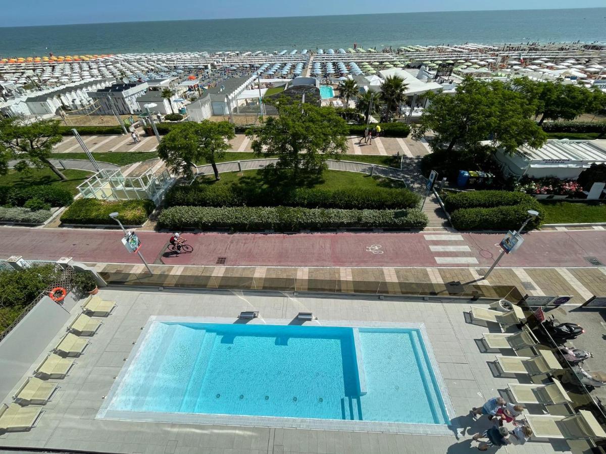 Hotel Ascot Riccione Dış mekan fotoğraf