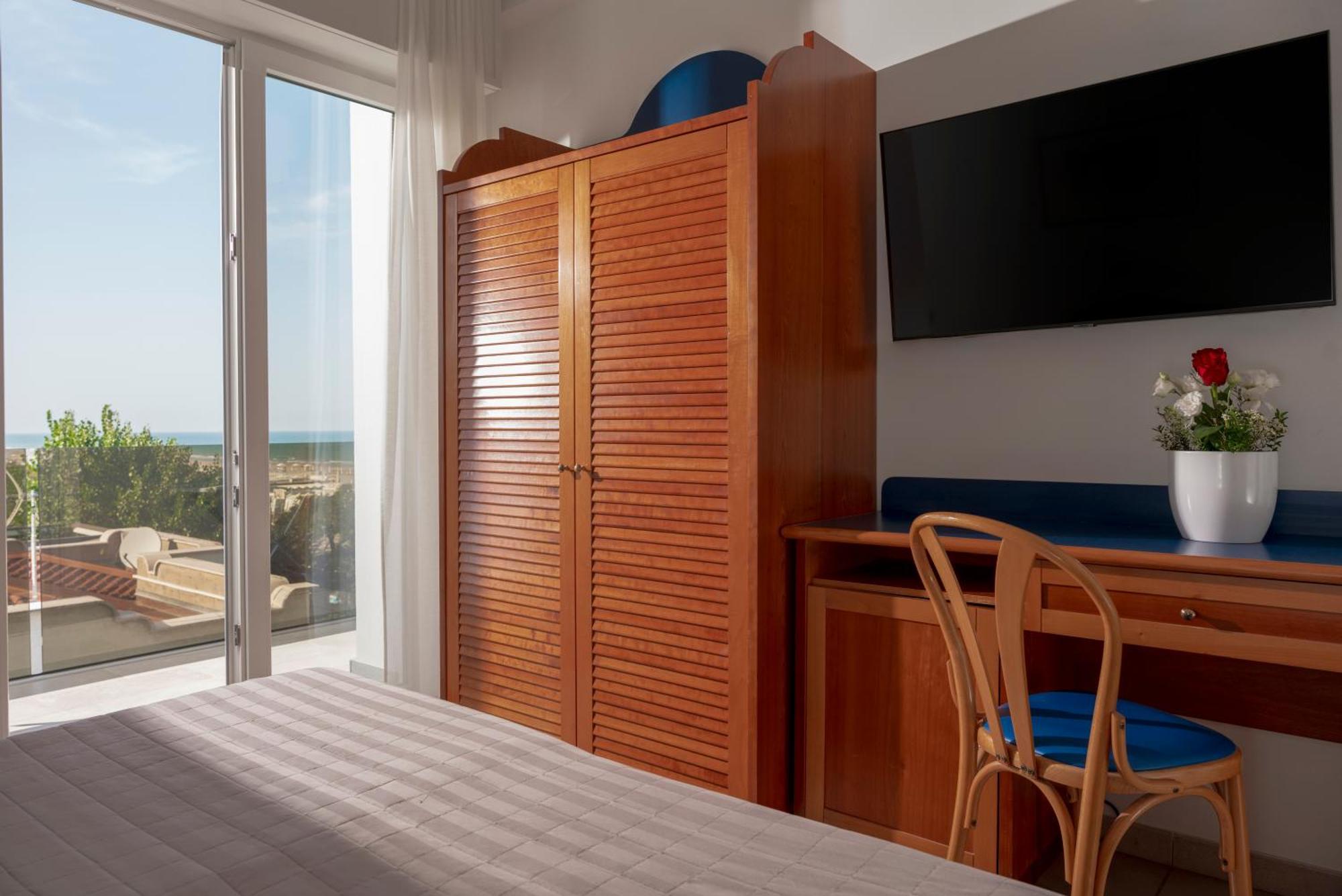 Hotel Ascot Riccione Dış mekan fotoğraf